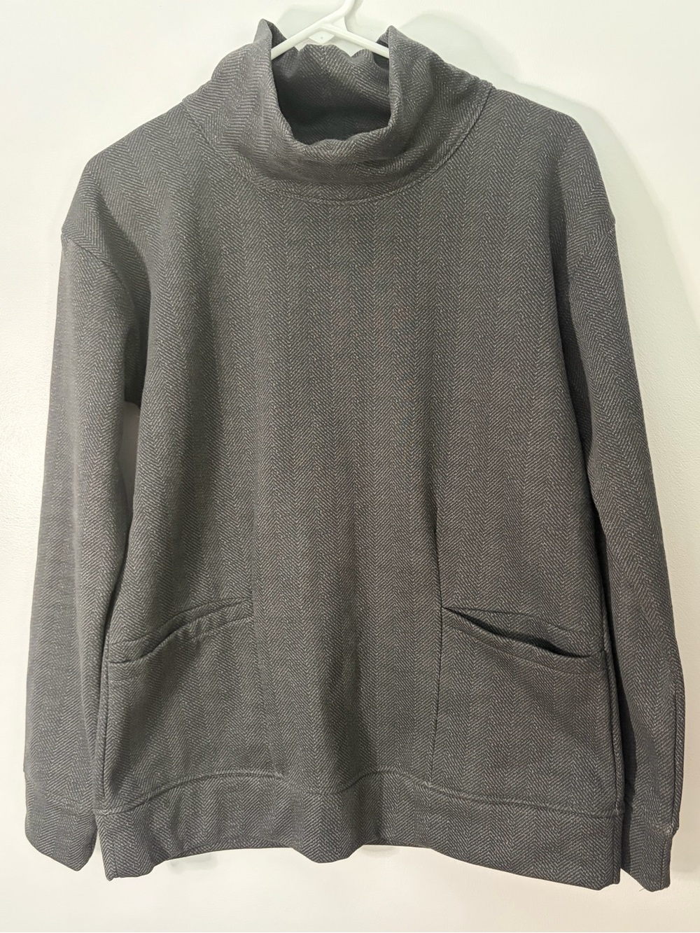 COLUMBIA women’s  Gray Herringbone Turtleneck knit pullover